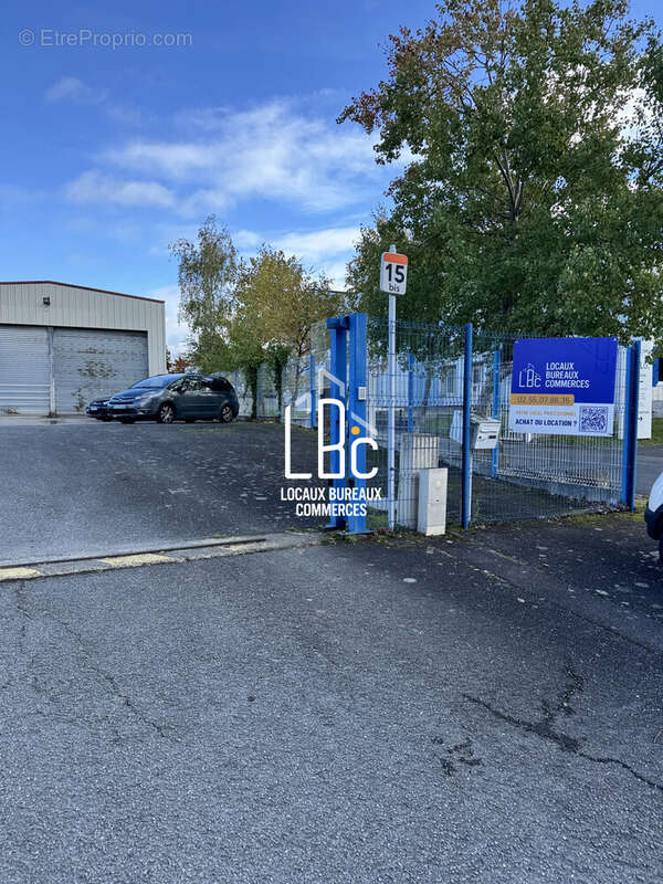 Commerce à CARQUEFOU