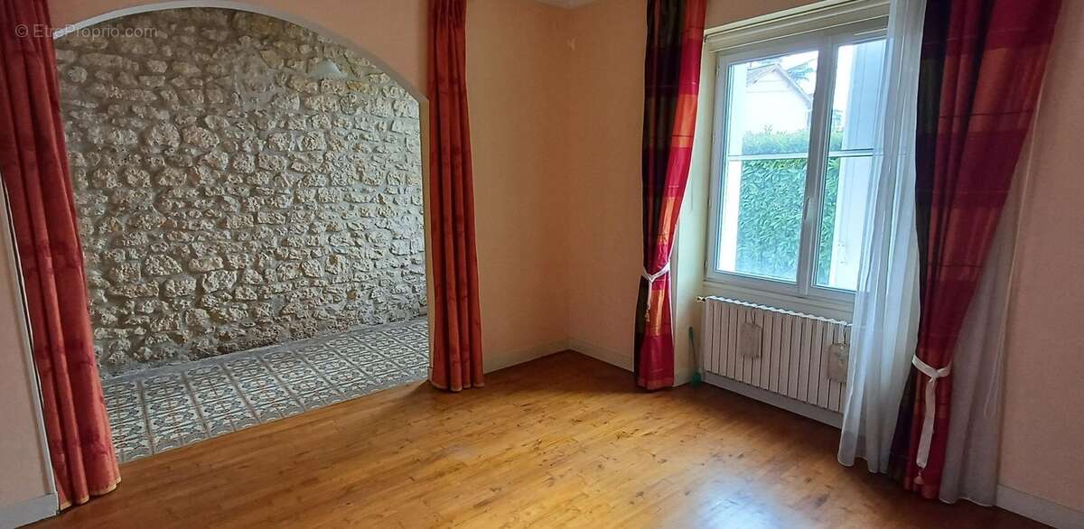 Maison à vendre 8 pièces SAINT YRIEIX SUR CHARENTE (16) avec grand terrain - photo 9