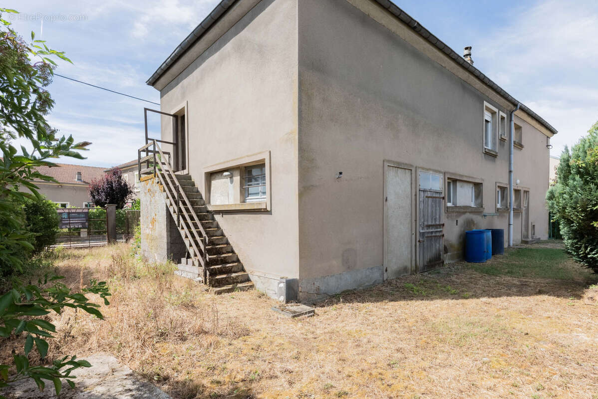 Maison pleine de potentiel - 4 chambres, garage et jardin - photo 18