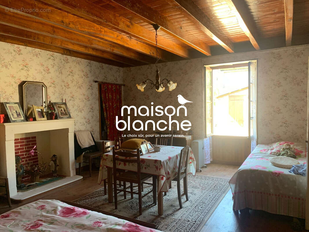 Maison à MAUZE-SUR-LE-MIGNON