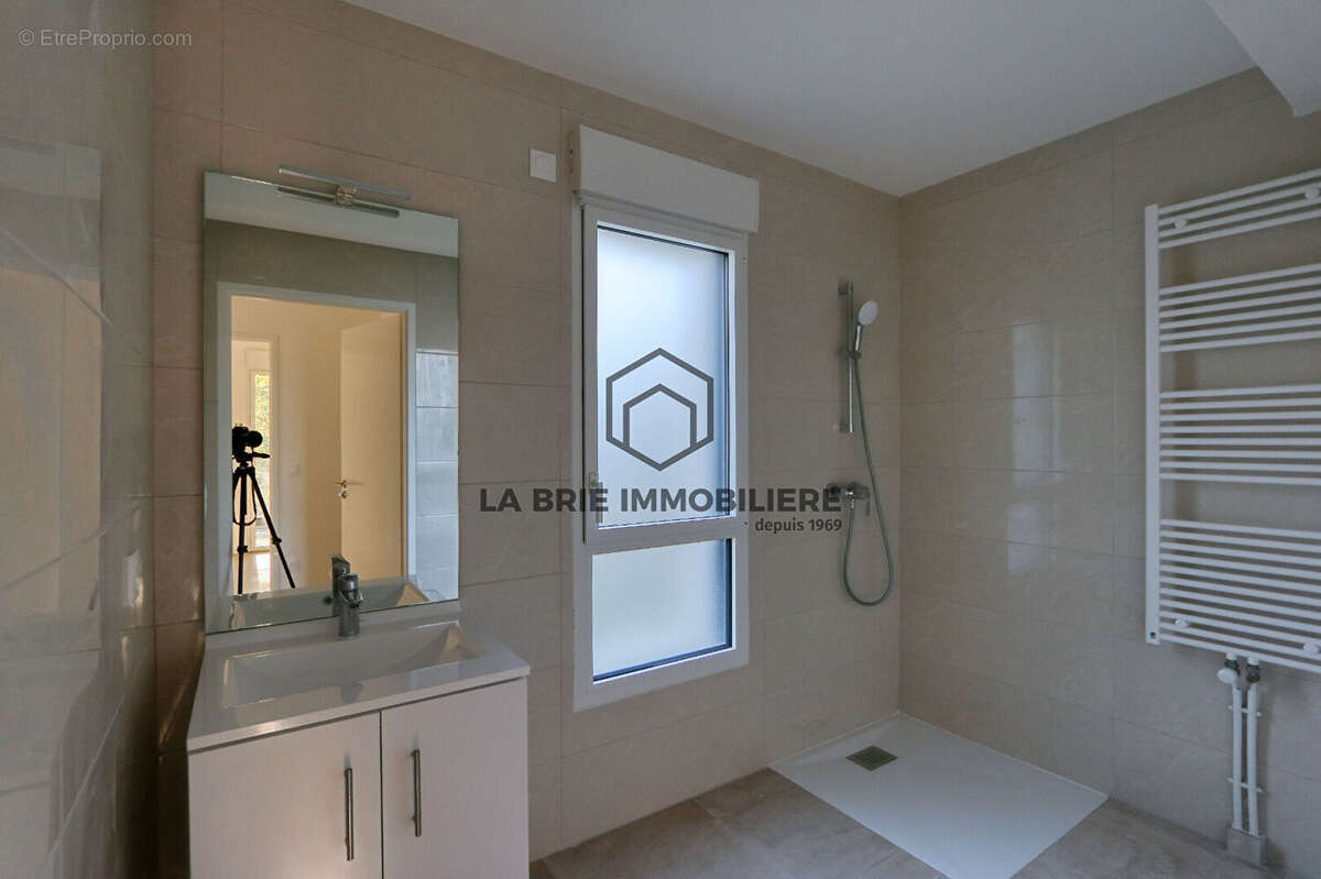 Appartement à RUBELLES