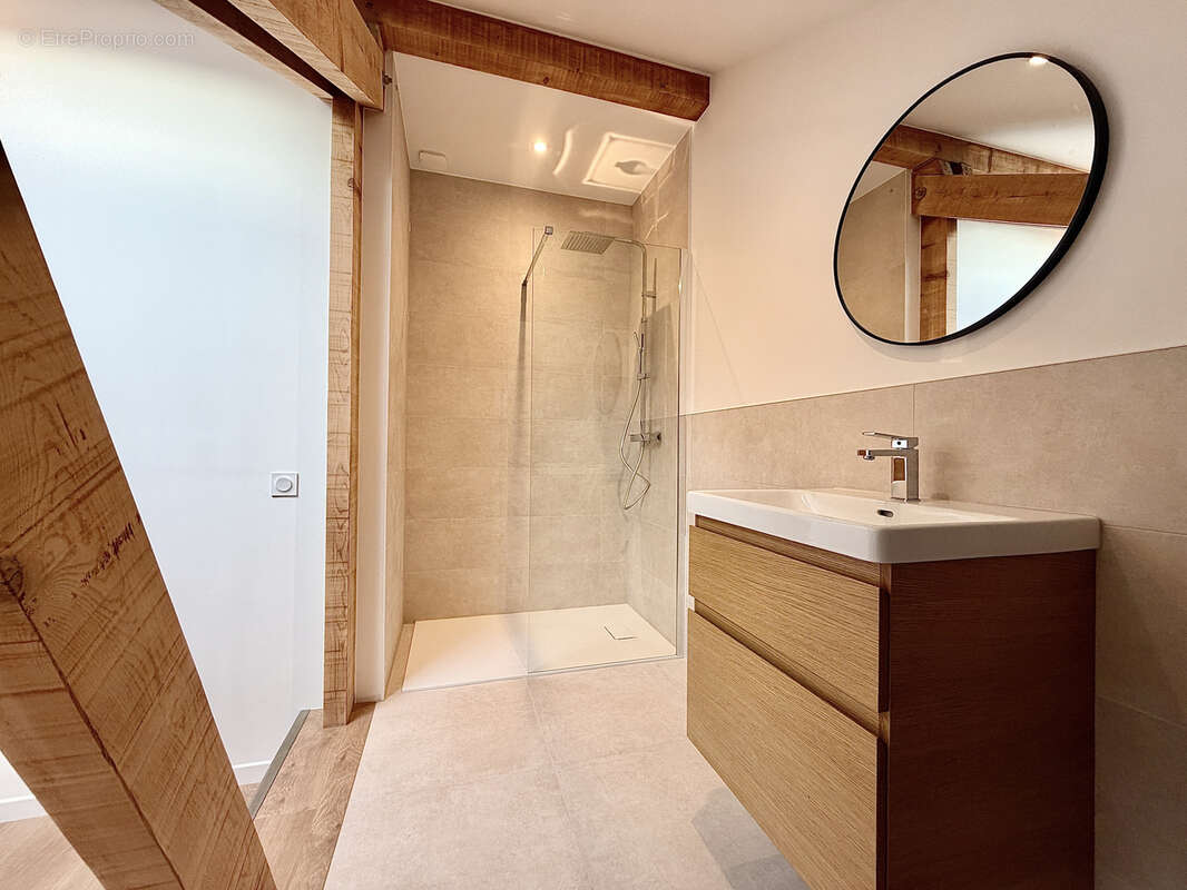Appartement à CRANVES-SALES