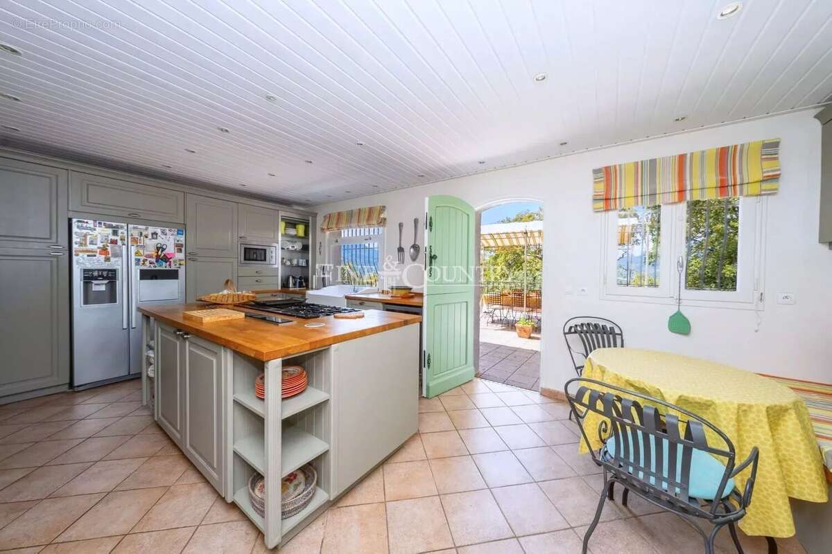 Maison à MANDELIEU-LA-NAPOULE