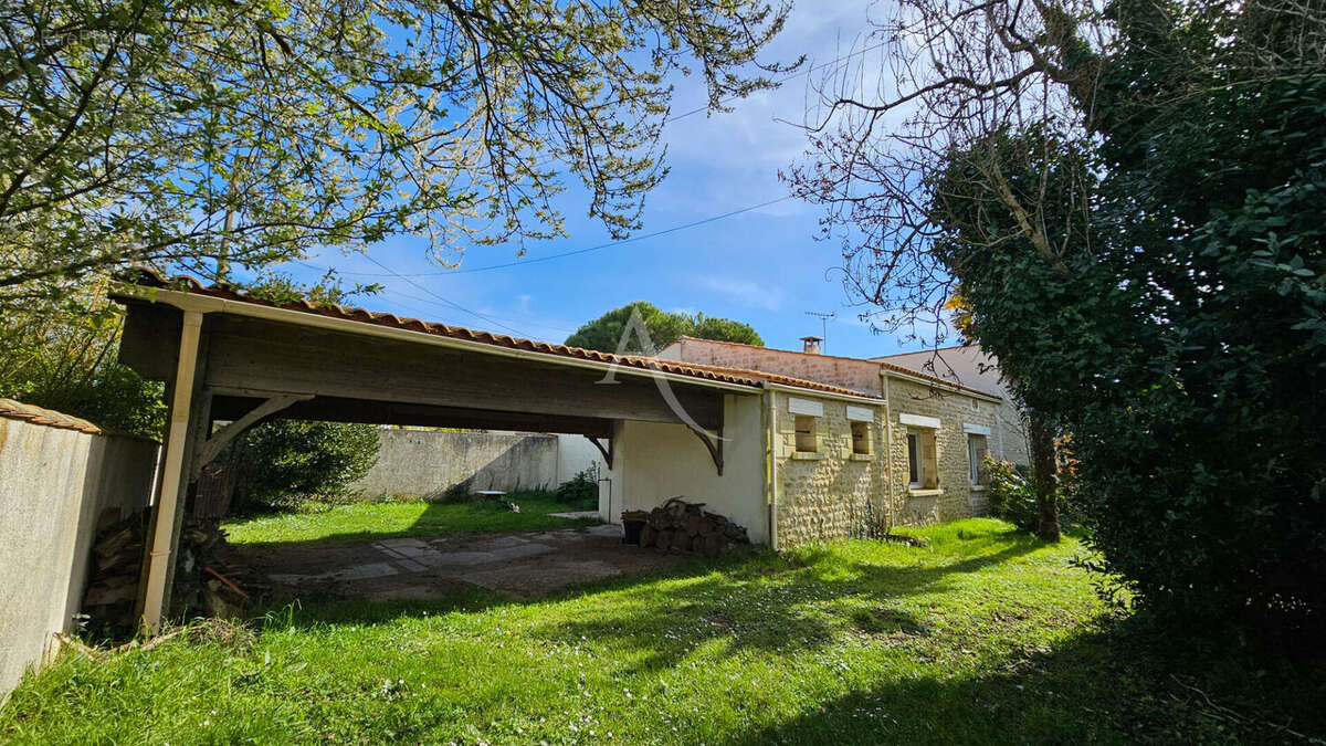 Maison à PORT-DES-BARQUES