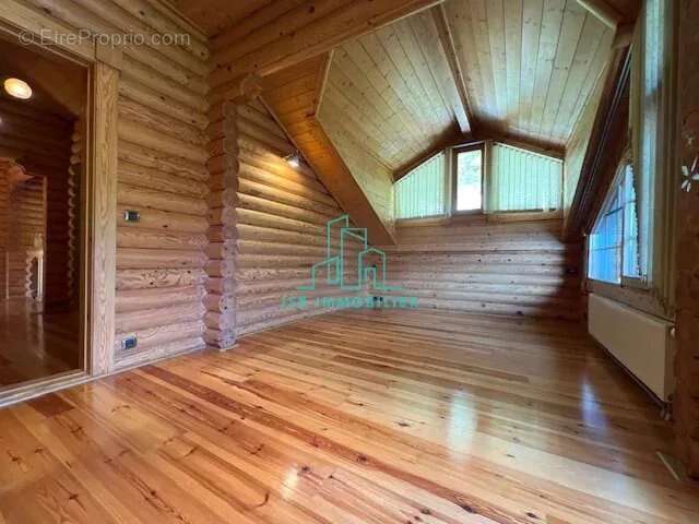 Maison à CHALLES-LES-EAUX