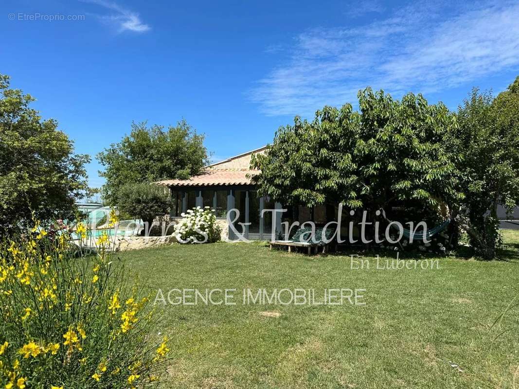 Maison à SIMIANE-LA-ROTONDE