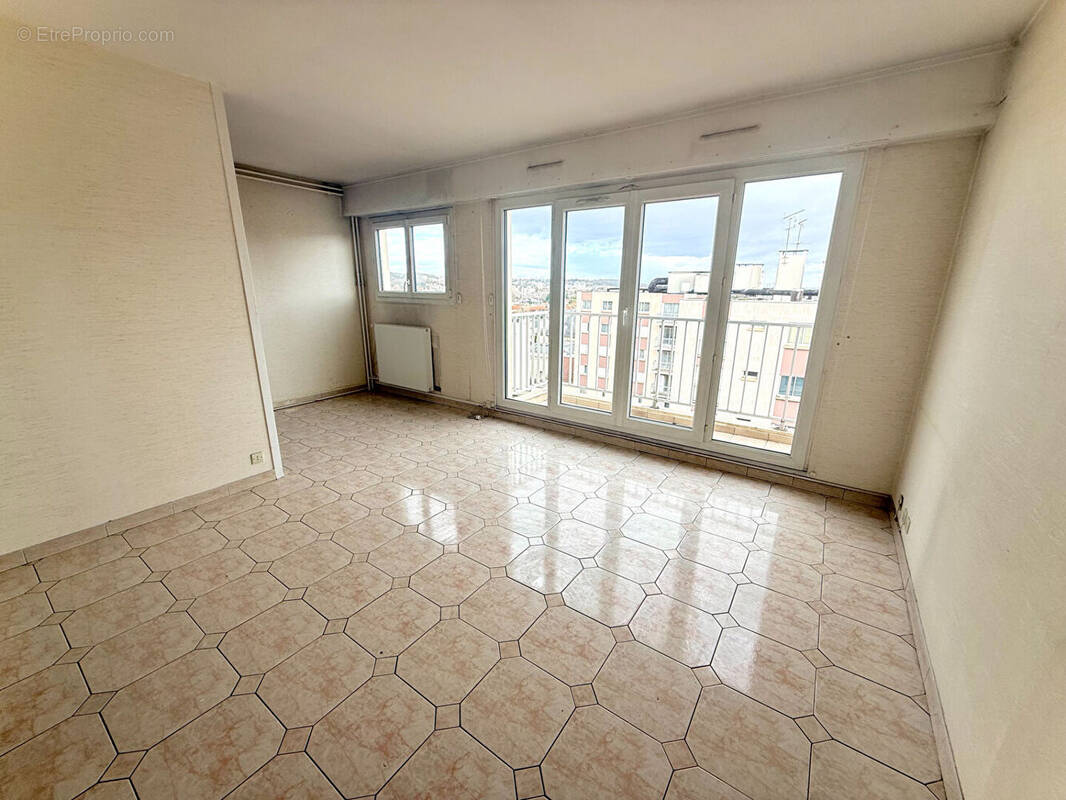 Appartement à VILLEMOMBLE