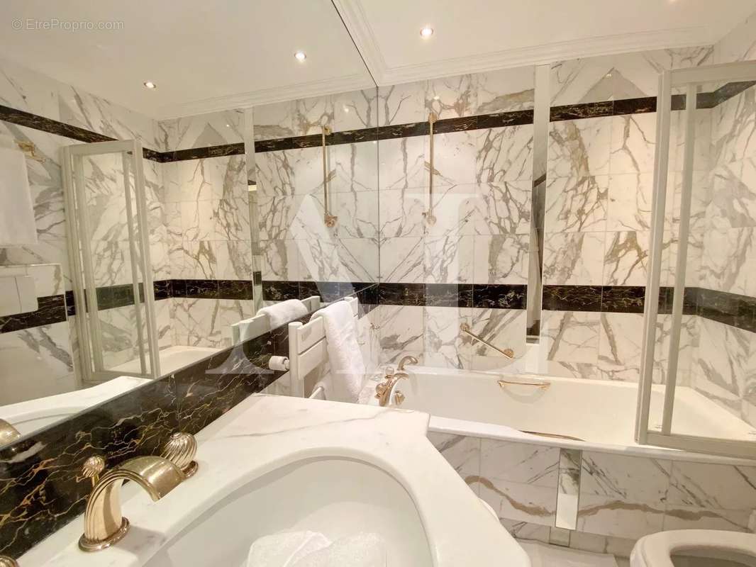 Appartement à VALLAURIS