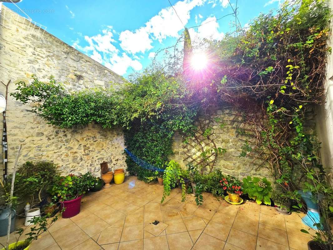 Maison à COURNONTERRAL