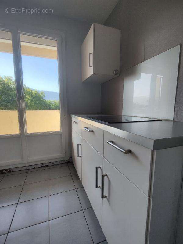 Appartement à SAINT-MARTIN-D'HERES