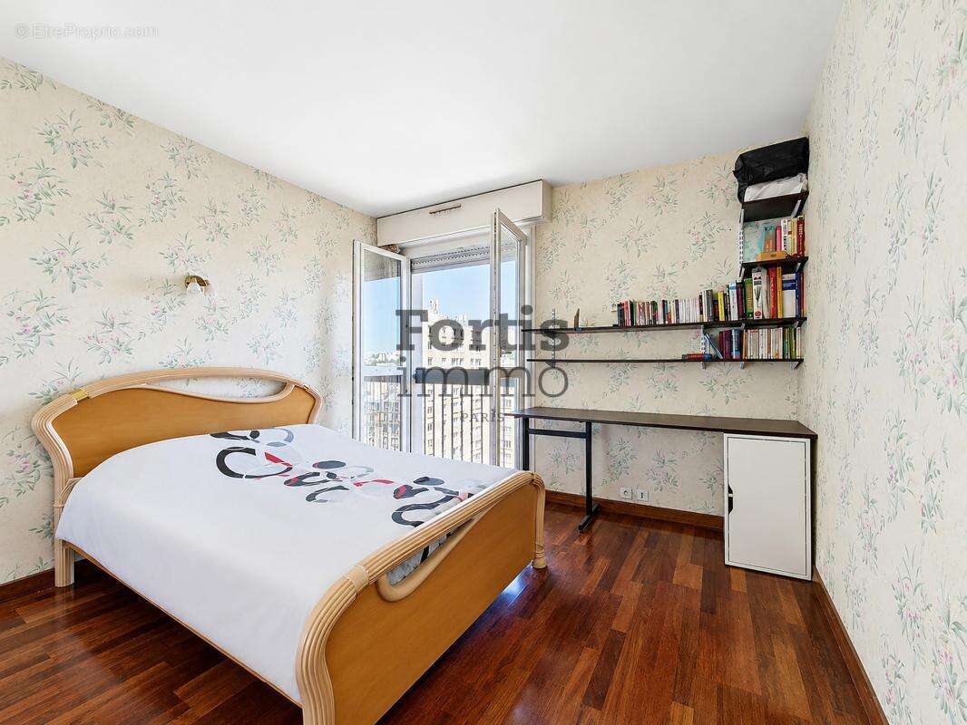 Appartement à PARIS-19E