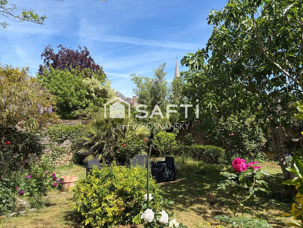 Maison 247 m² à Montmorillon  - photo 2