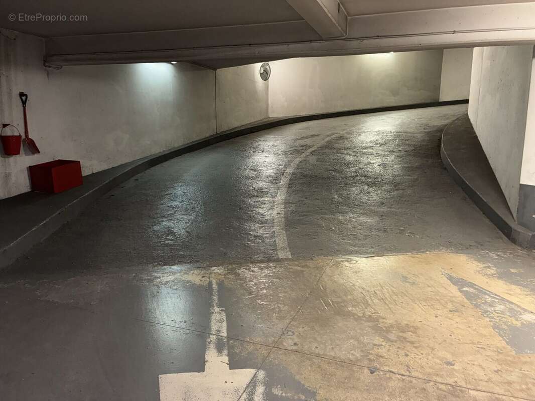 Parking 12 m² à Charenton-Le-Pont  - photo 4