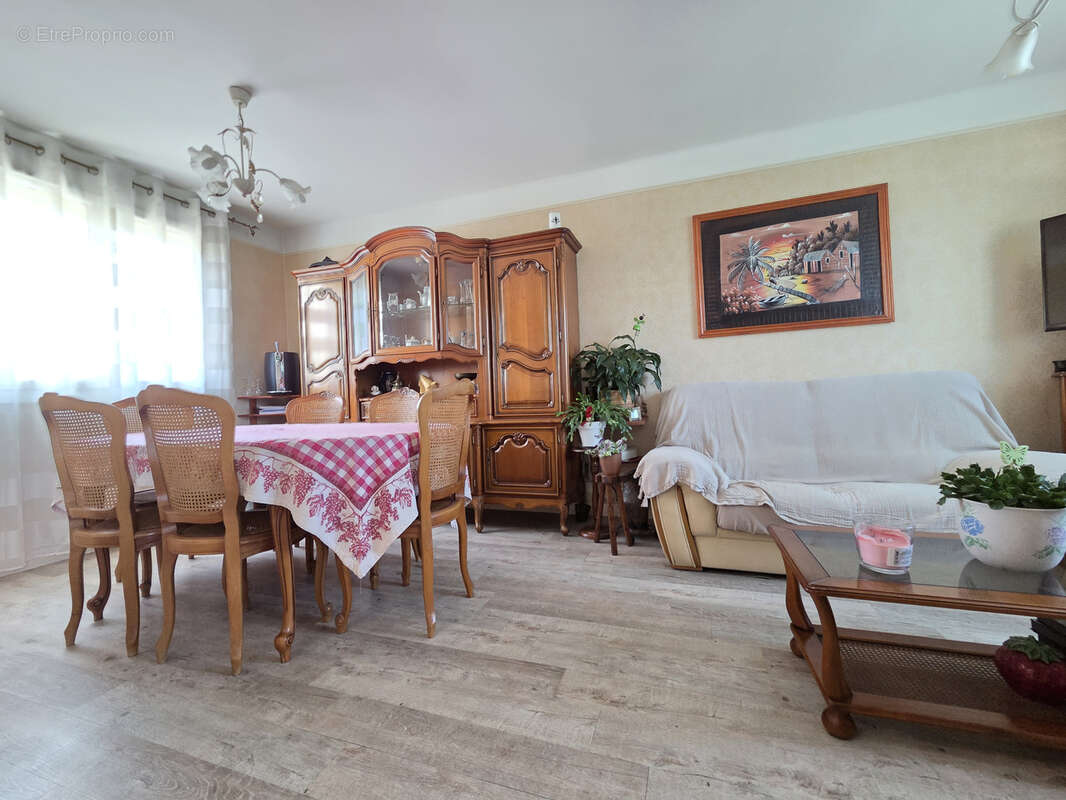 Maison à MARLY-LA-VILLE