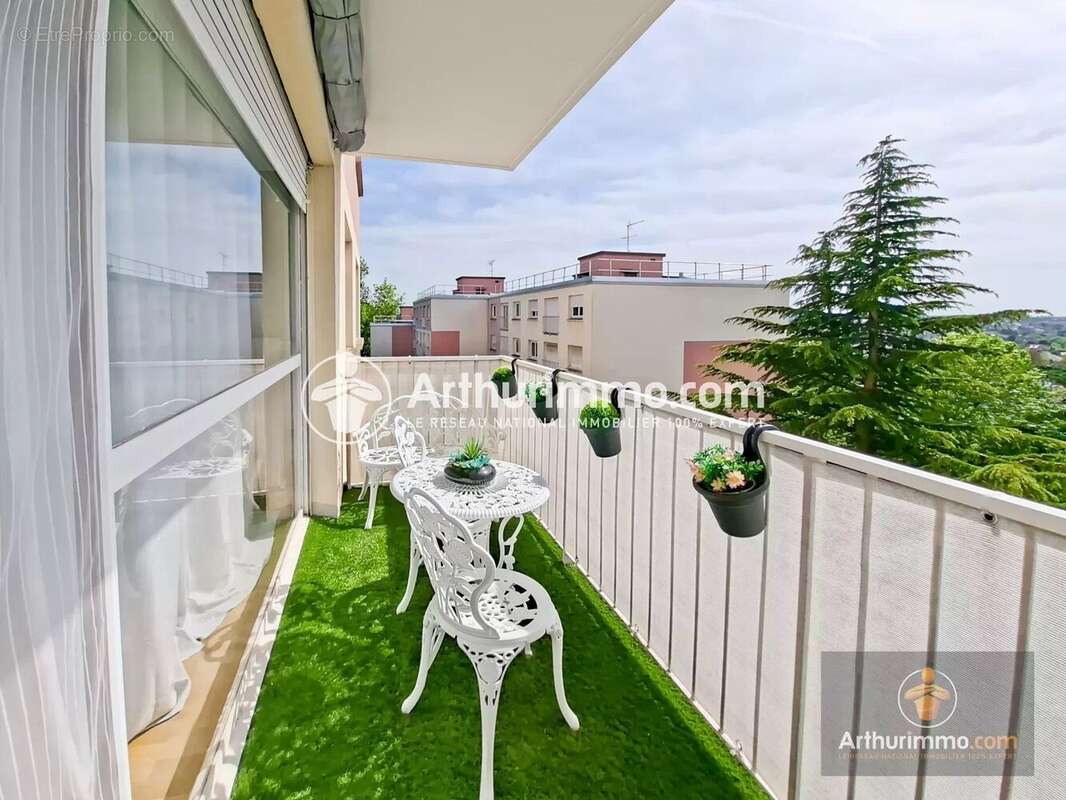 Appartement à SAINT-PIERRE-DU-PERRAY