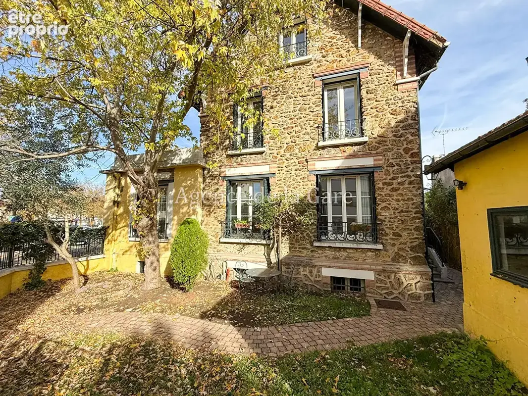 Maison à SARTROUVILLE