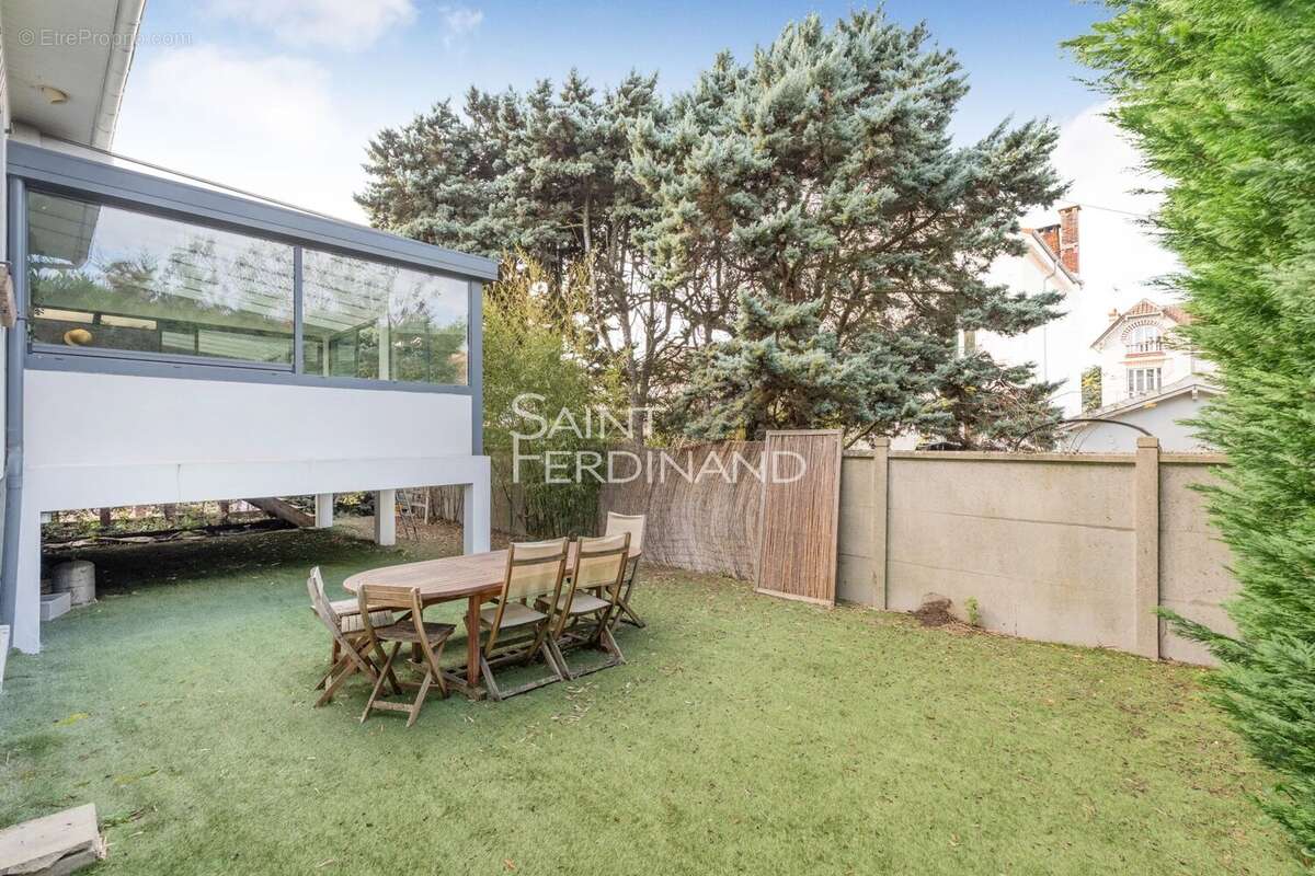 Maison à SARTROUVILLE