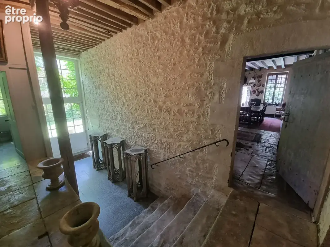 A vendre, demeure de caractère avec jardin et appartement à Pougues-les-Eaux. - photo 3