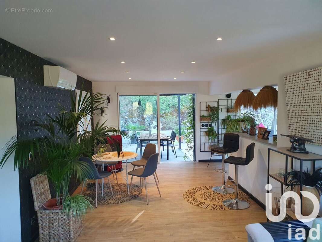 Photo 9 - Maison à SAINT-ESTEVE-JANSON