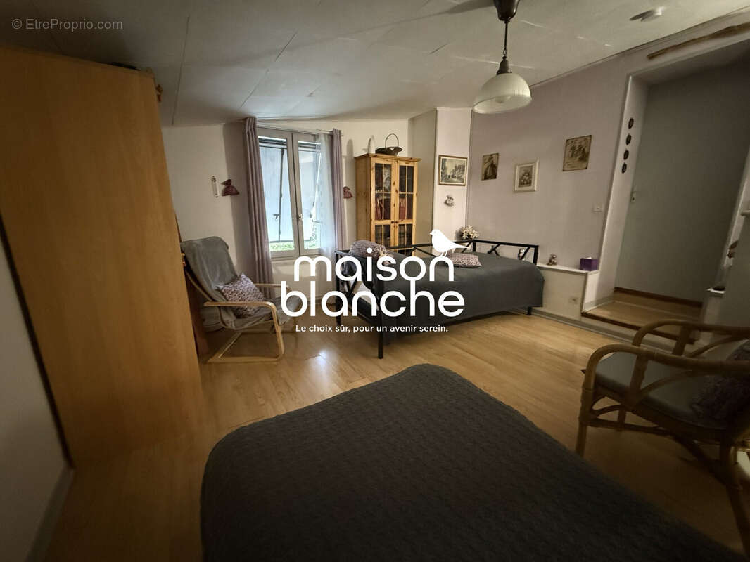 Maison 123 m² à Saint-Denis-De-Pile  - photo 7