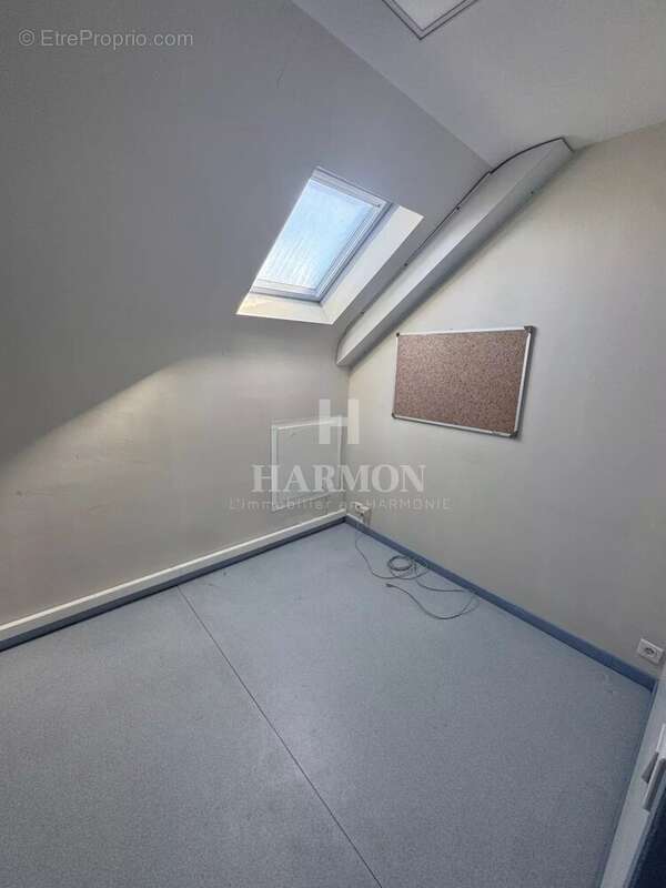 Commerce à SERRES-CASTET