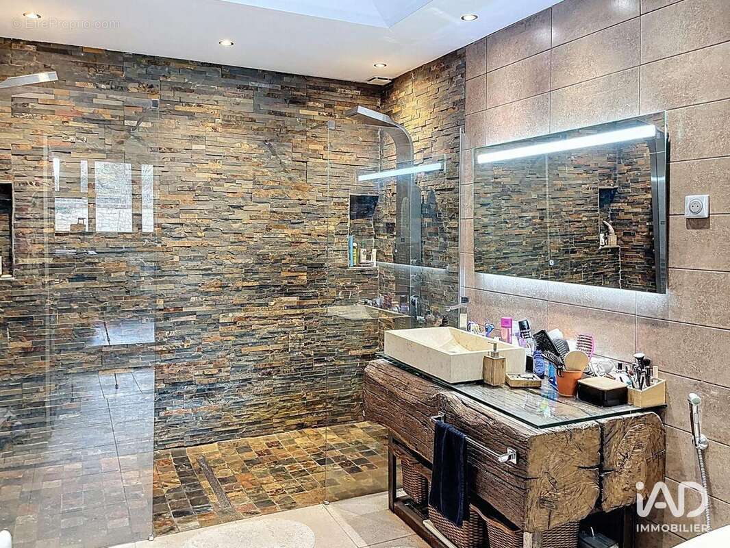 Photo 3 - Maison à CHATELLERAULT