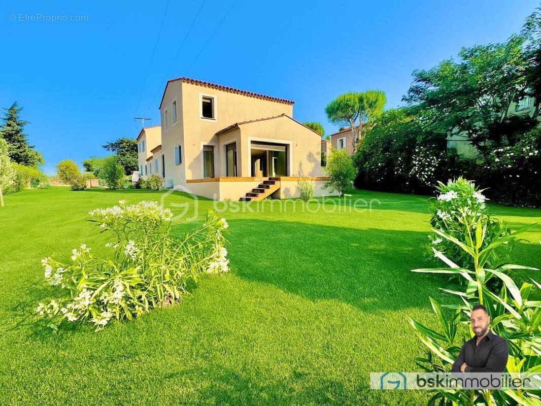 Maison à VIC-LA-GARDIOLE