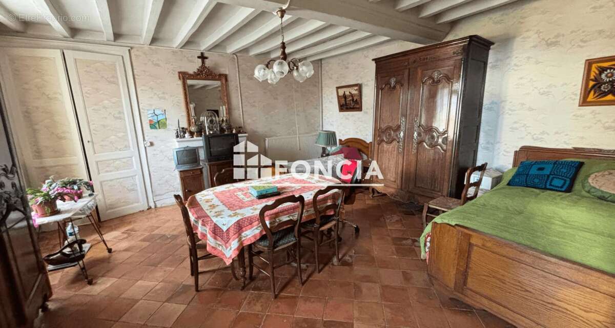 Maison à FRESNAY-SUR-SARTHE