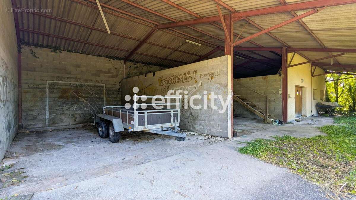 Stationnement - photo 2