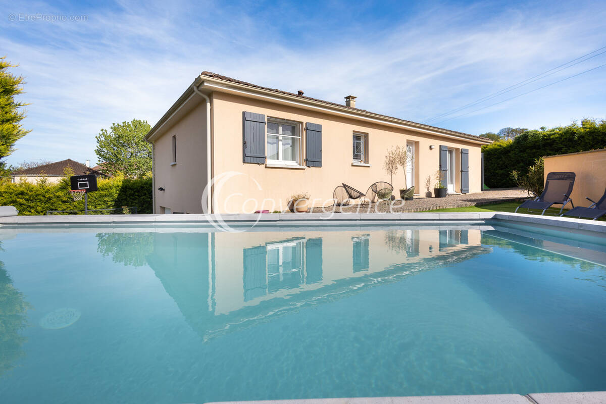 Maison à SAINT-VICTURNIEN