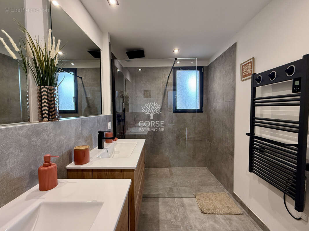 Maison à PORTO-VECCHIO