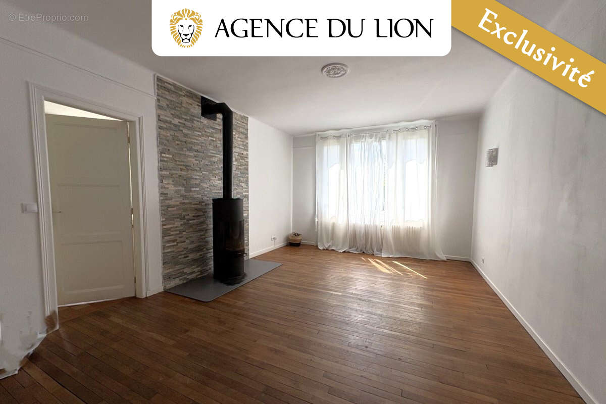 Maison à CHERISY