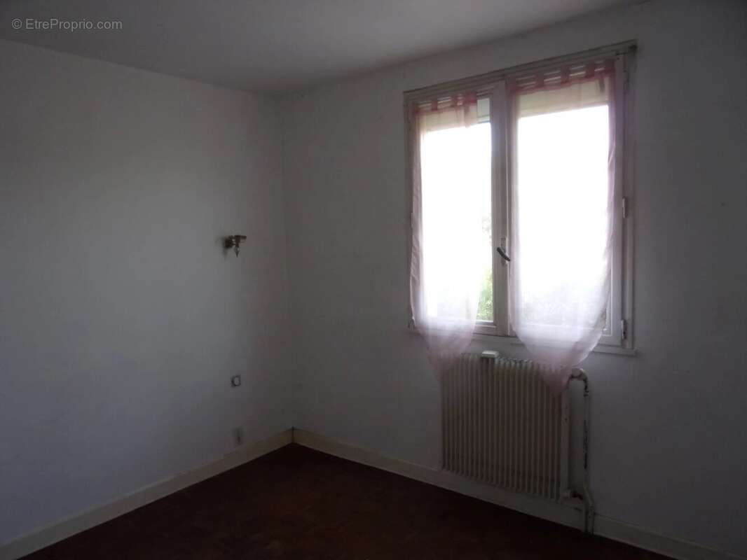Yzeure, sur 415 m² Maison sur sous-sol - photo 7