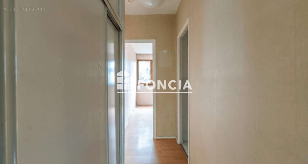 Appartement à LA CELLE-SAINT-CLOUD