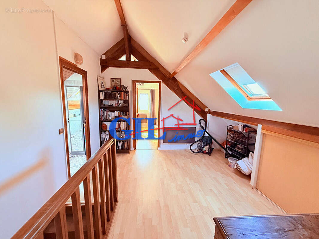 Maison à SAVIGNY-LE-TEMPLE