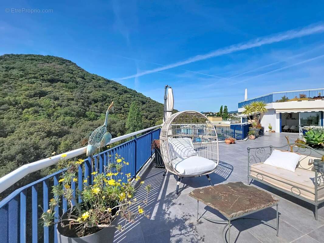 Appartement à MANDELIEU-LA-NAPOULE