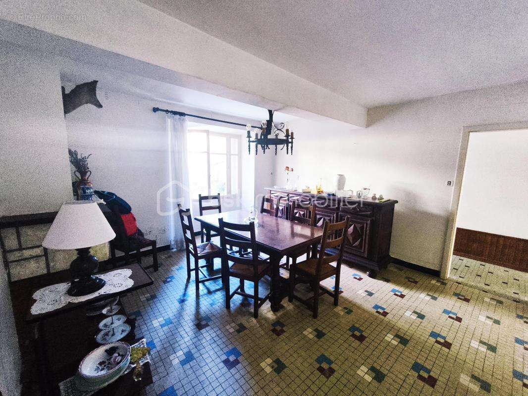 Maison à VIC-FEZENSAC