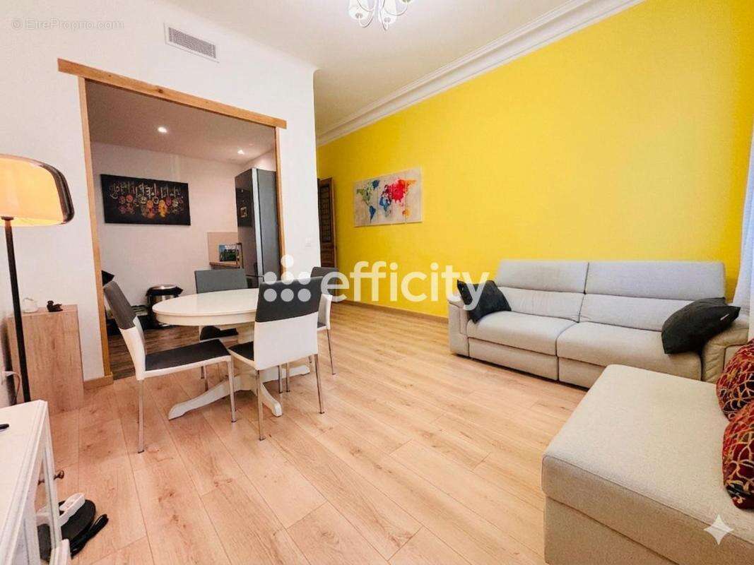 Appartement à MARSEILLE-5E