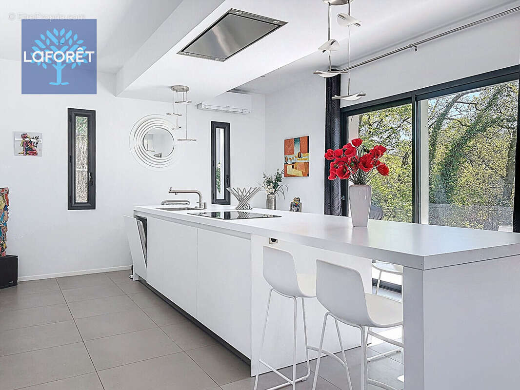 Maison à SAINT-GENIS-LAVAL