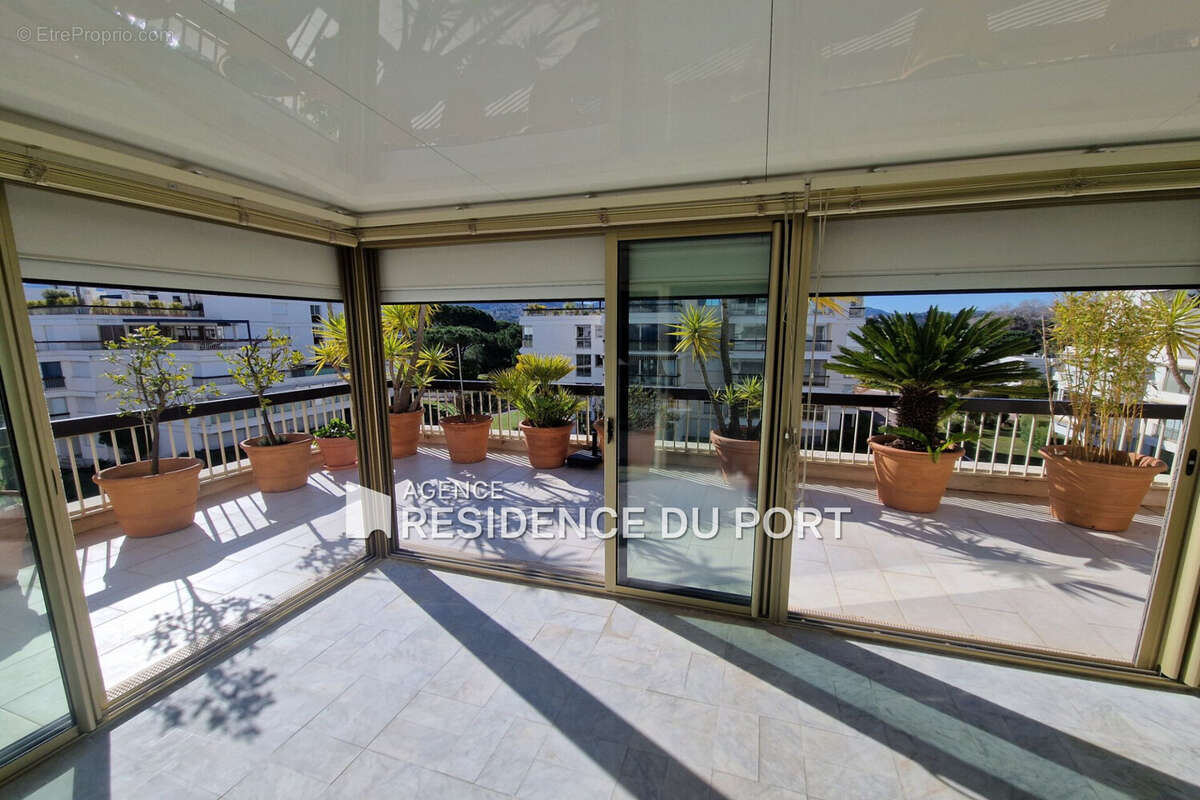 Appartement à MANDELIEU-LA-NAPOULE