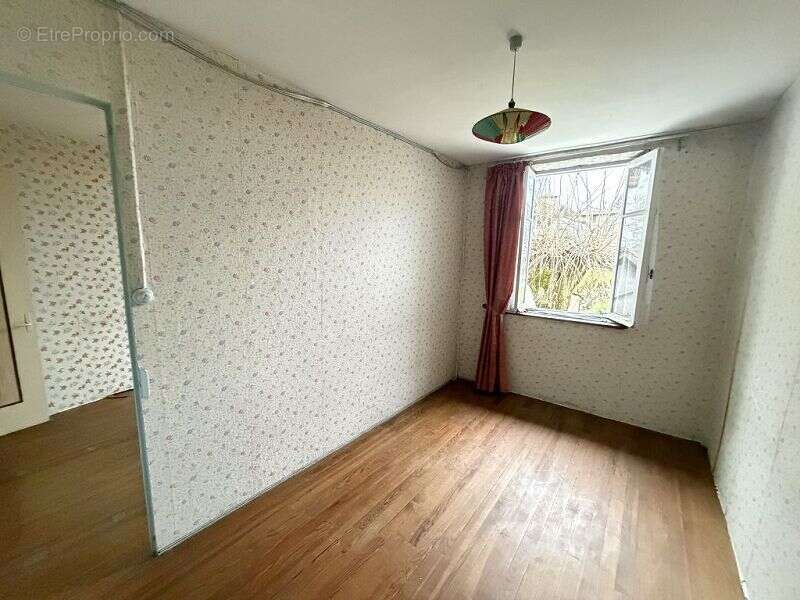 Maison 88 m² à Panissieres  - photo 9