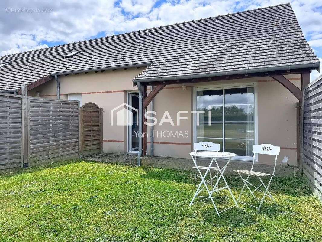 Photo 1 - Maison à MARCILLY-EN-VILLETTE