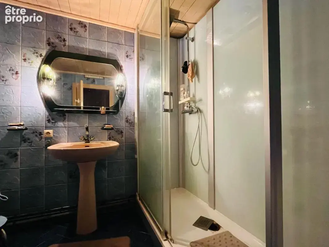 Angoulins – maison de bourg de 107 m² – terrasse – beau potentiel - photo 6