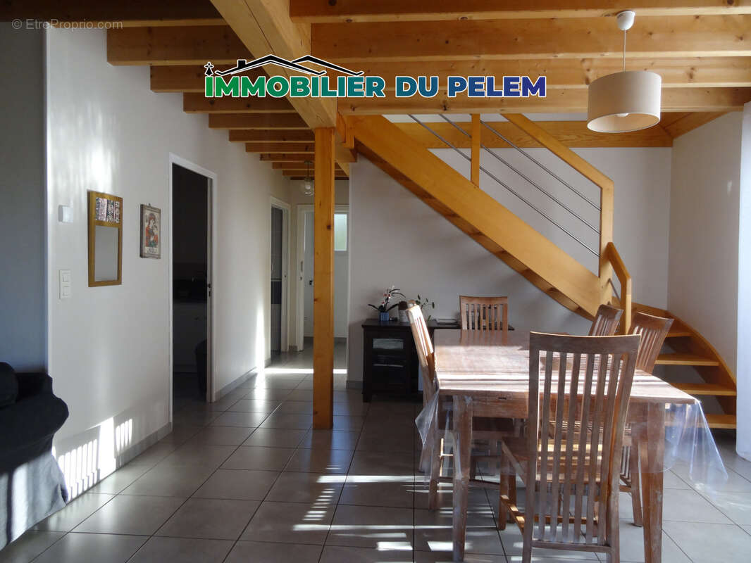 Maison à PLOUNEVEZ-QUINTIN