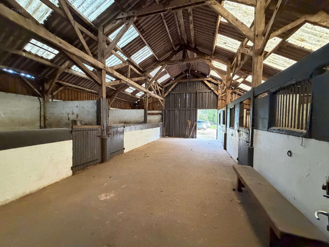 Maison à SEMUR-EN-VALLON