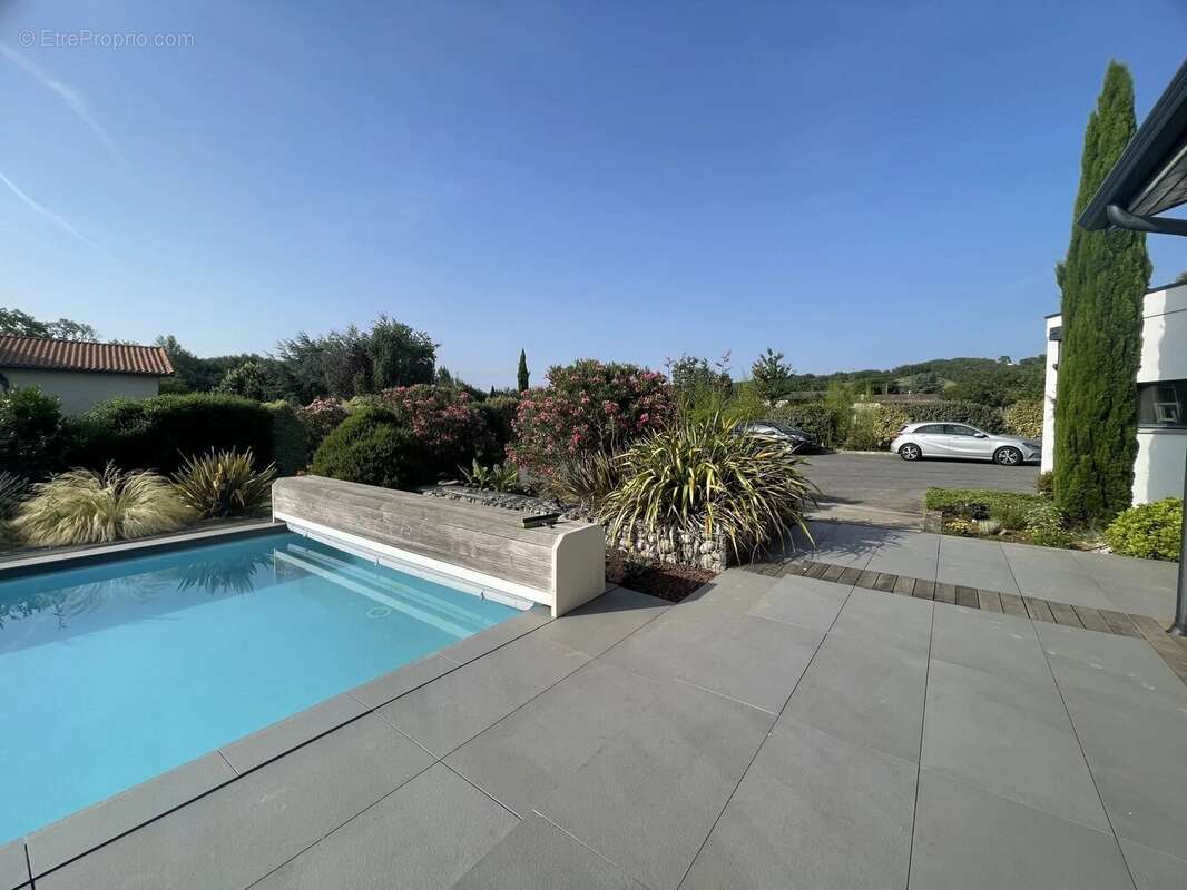 Maison à LAGARDELLE-SUR-LEZE