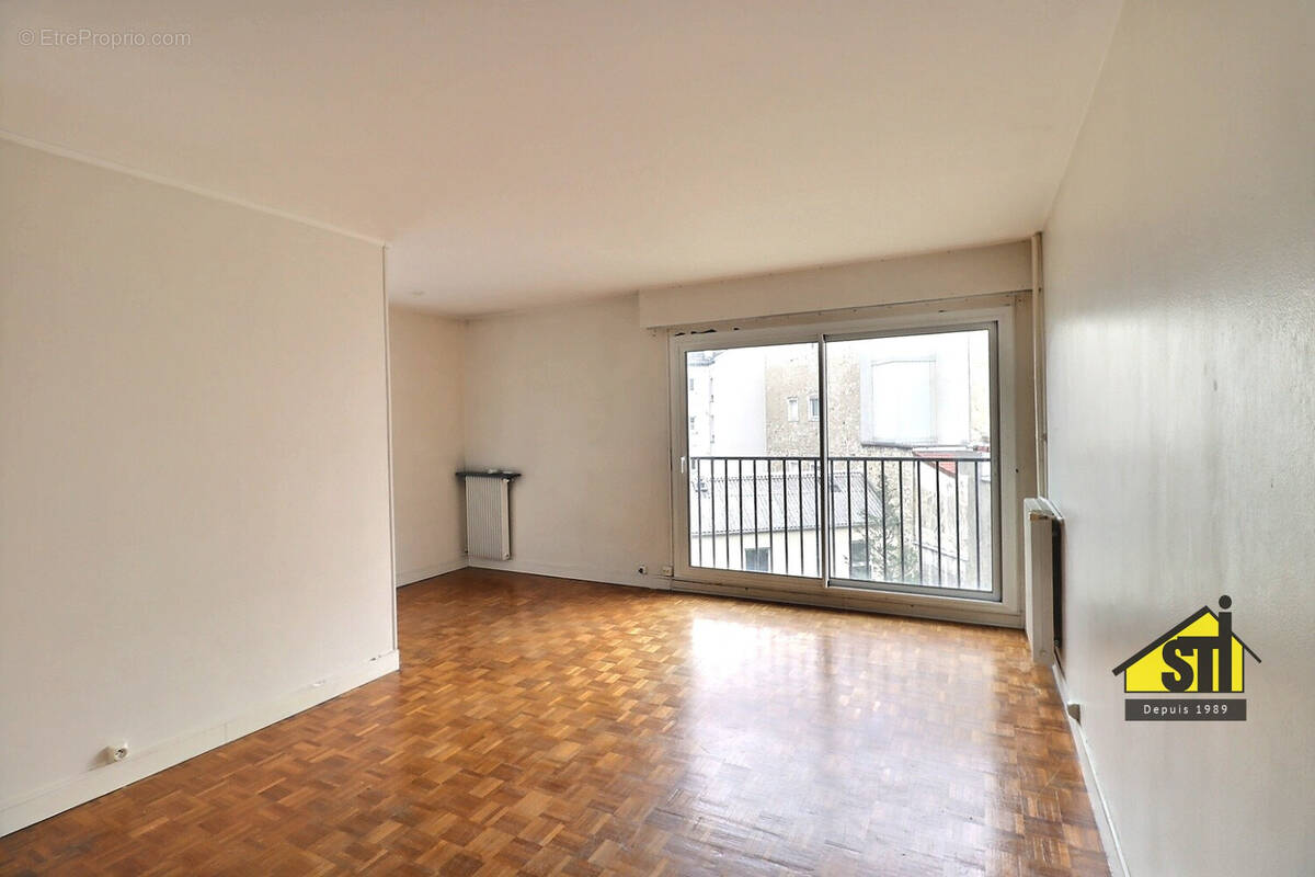 Appartement à PARIS-14E