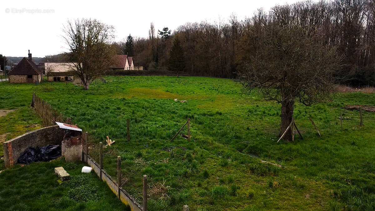 Maison à LES CORVEES-LES-YYS
