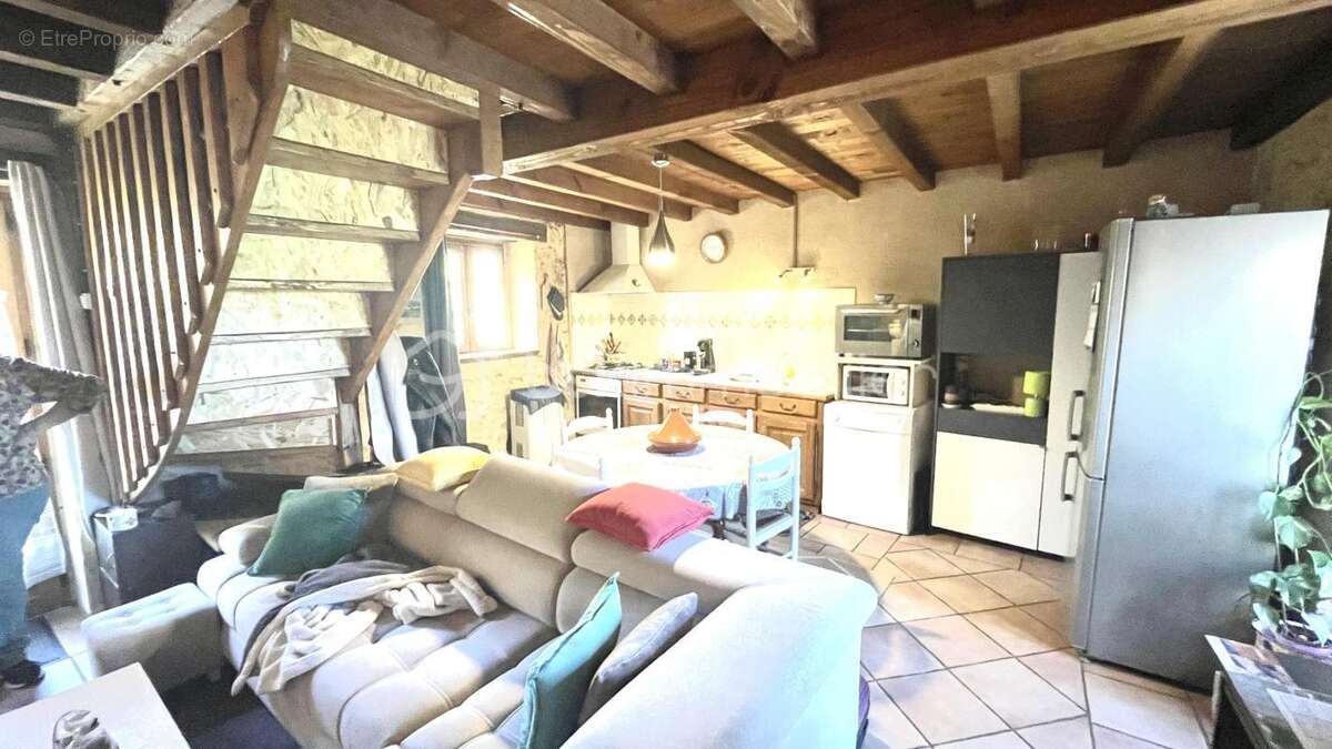 Ensemble de cinq maisons toutes louées - photo 8