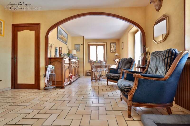 Maison à vendre 8 pièces VERGISSON (71) - photo 8